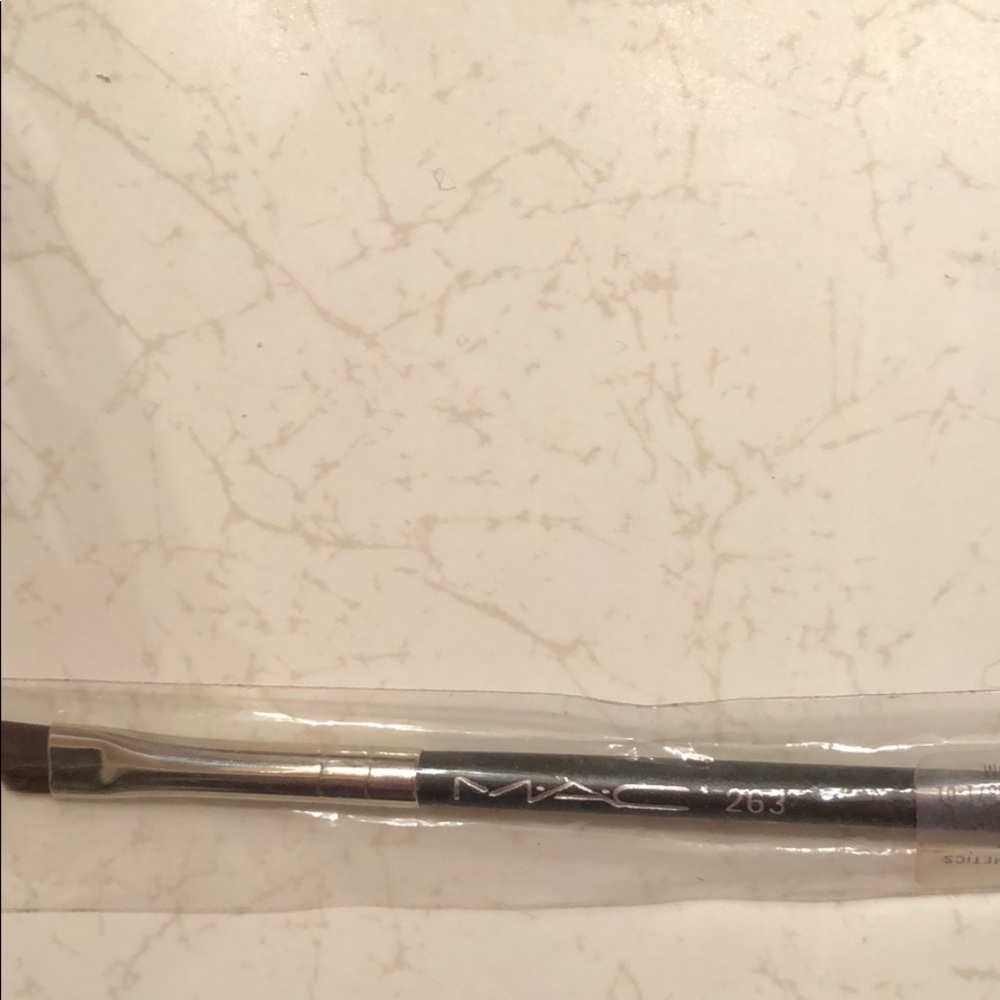 Mac eyeliner brush